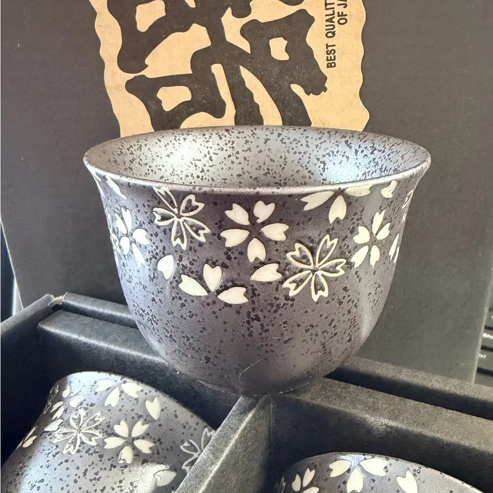 Grey Japanese Floral Ceramic Teapot and Cup Set - Picture 4 of 8